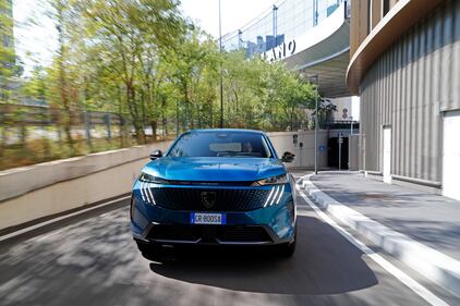 Nuova Peugeot 3008, guarda tutte le foto 13