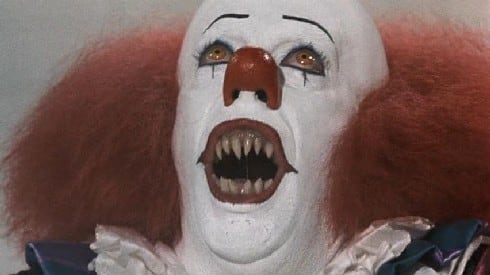 I clown violenti che terrorizzano il sud ella Francia