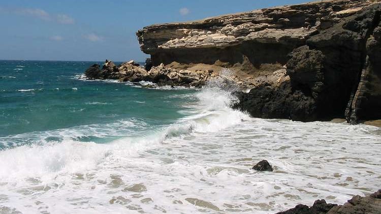 Cadde sul viale del resort alle Canarie: nessun risarcimento