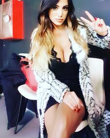 Marika Fruscio, il vestito bollente mostra tutto 11