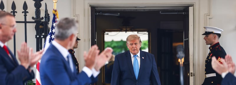 Trump: “Accordo storico sul disarmo completo di Hamas, Israele lascerà Gaza”