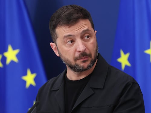Il ritorno di Zelensky nella tana di Donald. "Cedere territori per noi impossibile"