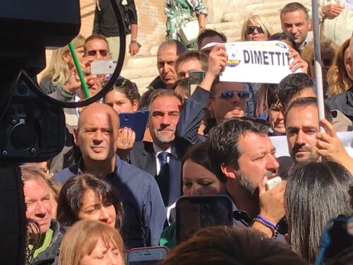 Parte l'assalto della Lega al Campidoglio, Salvini: "Virginia cambia mestiere"