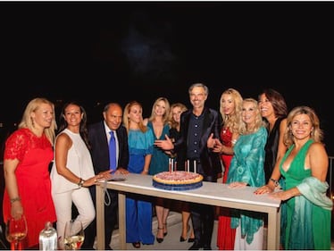 Beppe Convertini compie gli anni e festeggia con gli amici più cari 16