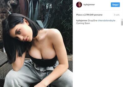 Kylie Jenner, lato b per lo shop online 10