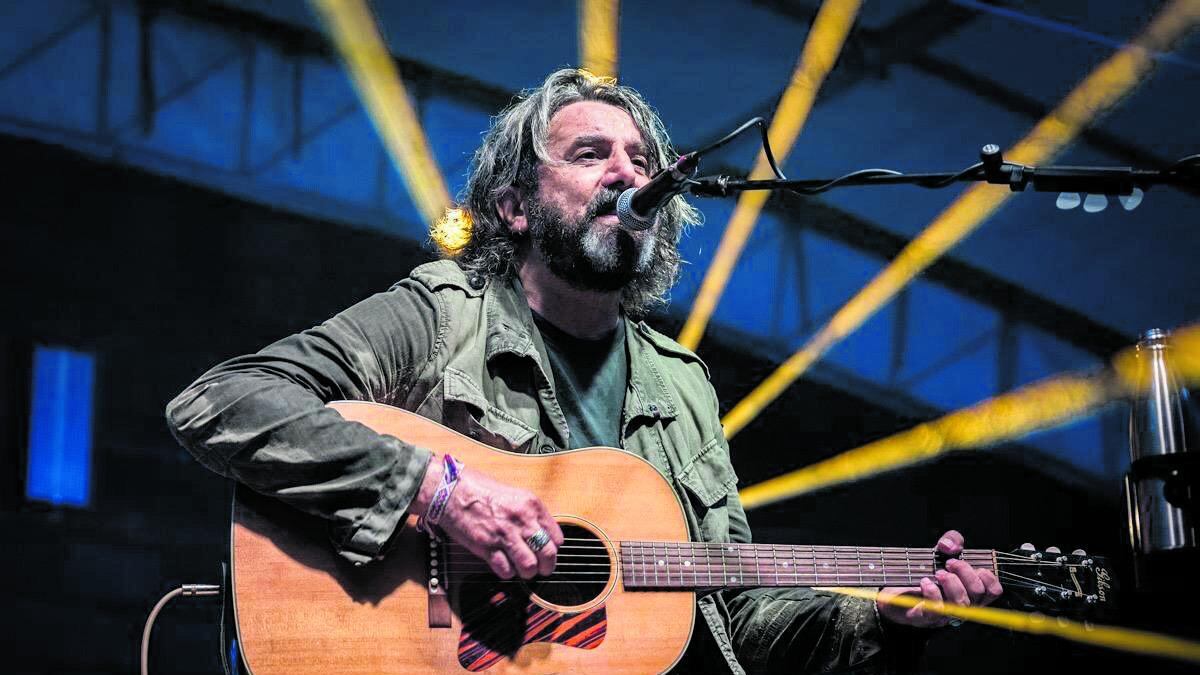 Pedrini porta le canzoni sul saper vivere. "La musica e la cultura mi hanno salvato"