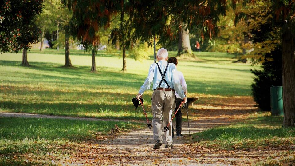 Over, le migliori attività fisiche da fare all’aperto a 60 anni