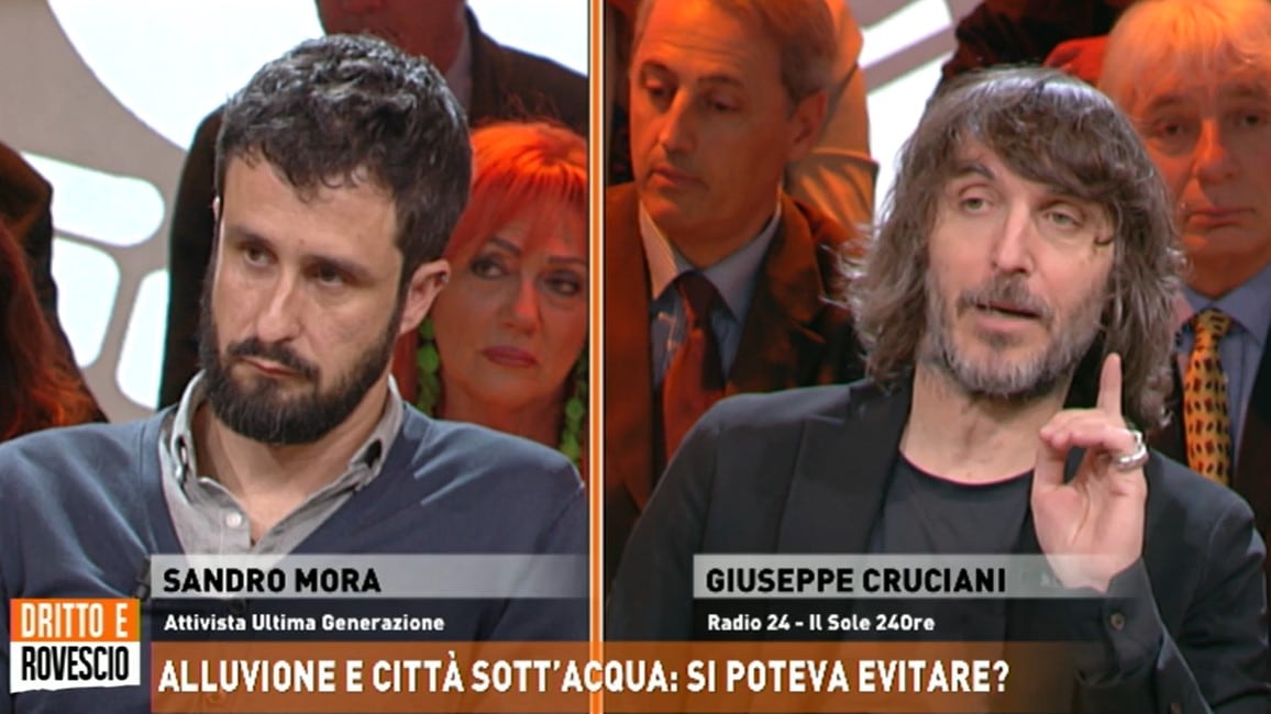 "Ma lei non si vergogna?". Cruciani zittisce l'eco-attivista