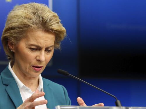 Von der Leyen boccia i coronabond: "Uno slogan, non ci lavoriamo"
