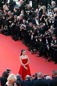 Bella Hadid conquista Cannes 9
