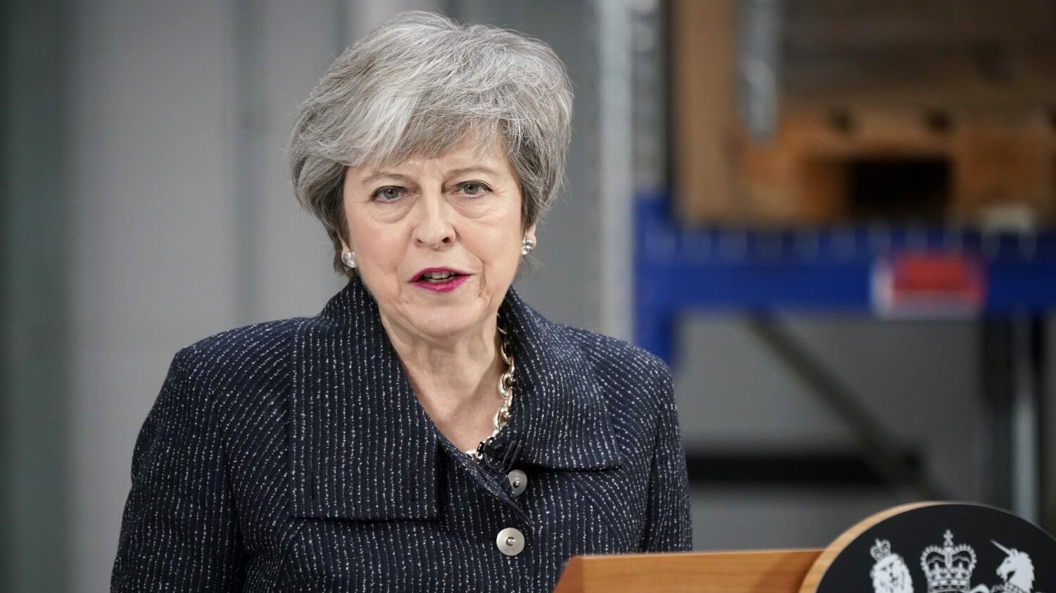 Ora la May si gioca l'ultima carta in aula. E apre anche a un secondo referendum
