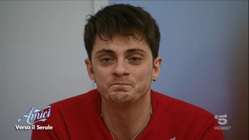 Alessandro Casillo in lacrime dopo lo scontro con Zerbi ad Amici