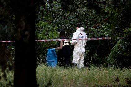 Roma, neonata trovata morta tra i cespugli a Villa Pamphili. A pochi metri scoperto anche il corpo di una donna in un sacco nero 2