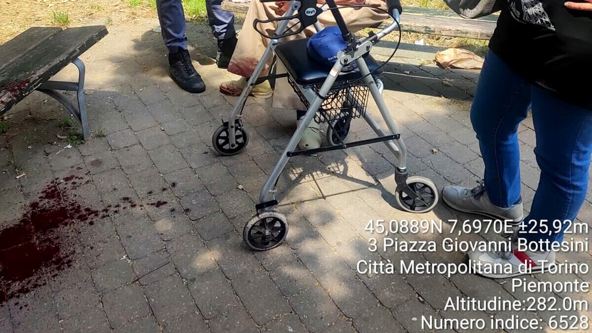 Calci e pugni all'anziano per 5 euro. La rapina choc del marocchino a Torino