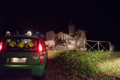 Trema il Centro Italia, notte di paura 13