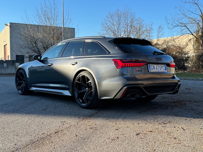 Audi RS6 Performance: guarda la gallery della super station wagon da 630 CV 7