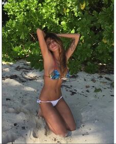 Cristina Buccino bollente sotto al sole 1