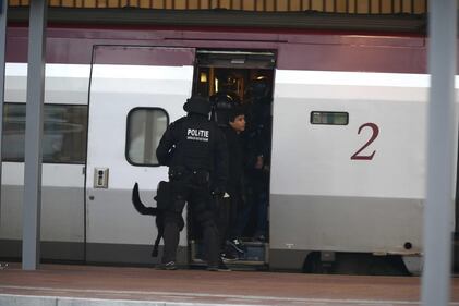 Rotterdam, l'arresto del sospetto terrorista in stazione 1