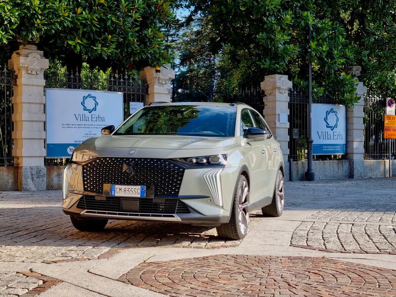 DS 7 E-Tense 4x4, da Milano a Cernobbio: guarda la gallery 10