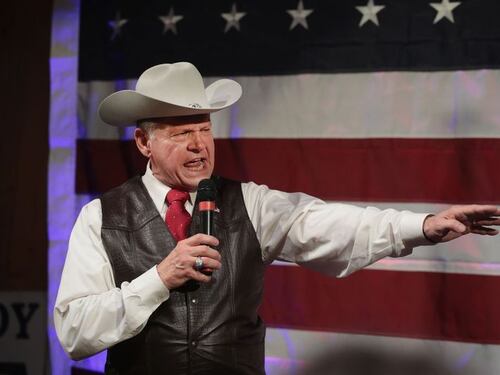Alabama, il democratico Jones batte Moore, sostenuto da Trump