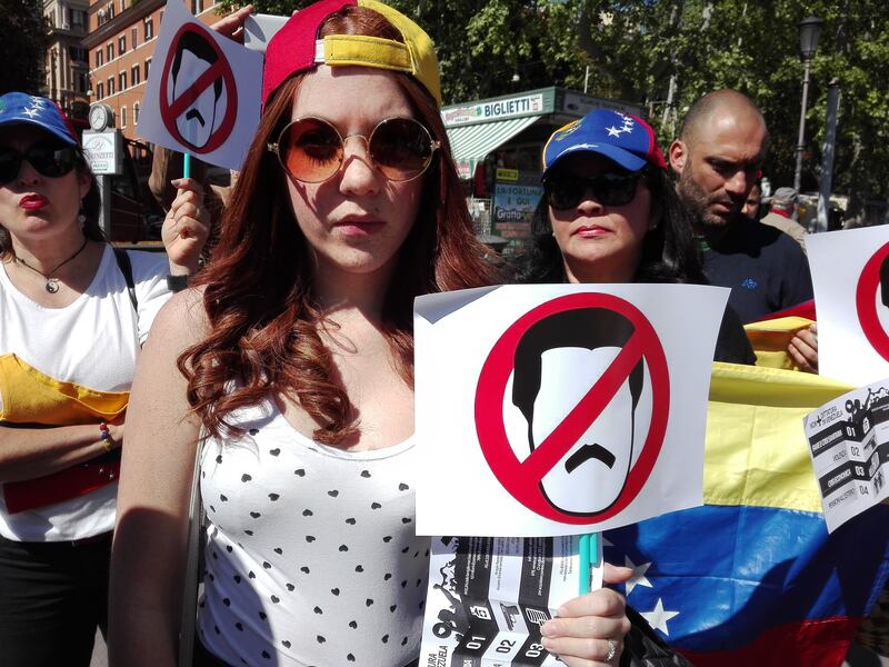Venezuelani in piazza a Roma 2