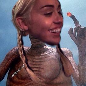 Miley Cirus compie 22 anni e festeggia su Instagram 2