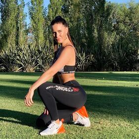 Lady Zarate hot sui social: gli scatti della modella Natalie Weber 9