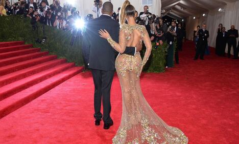 Beyonce a New York, jeans strappati e curve mozzafiato 11