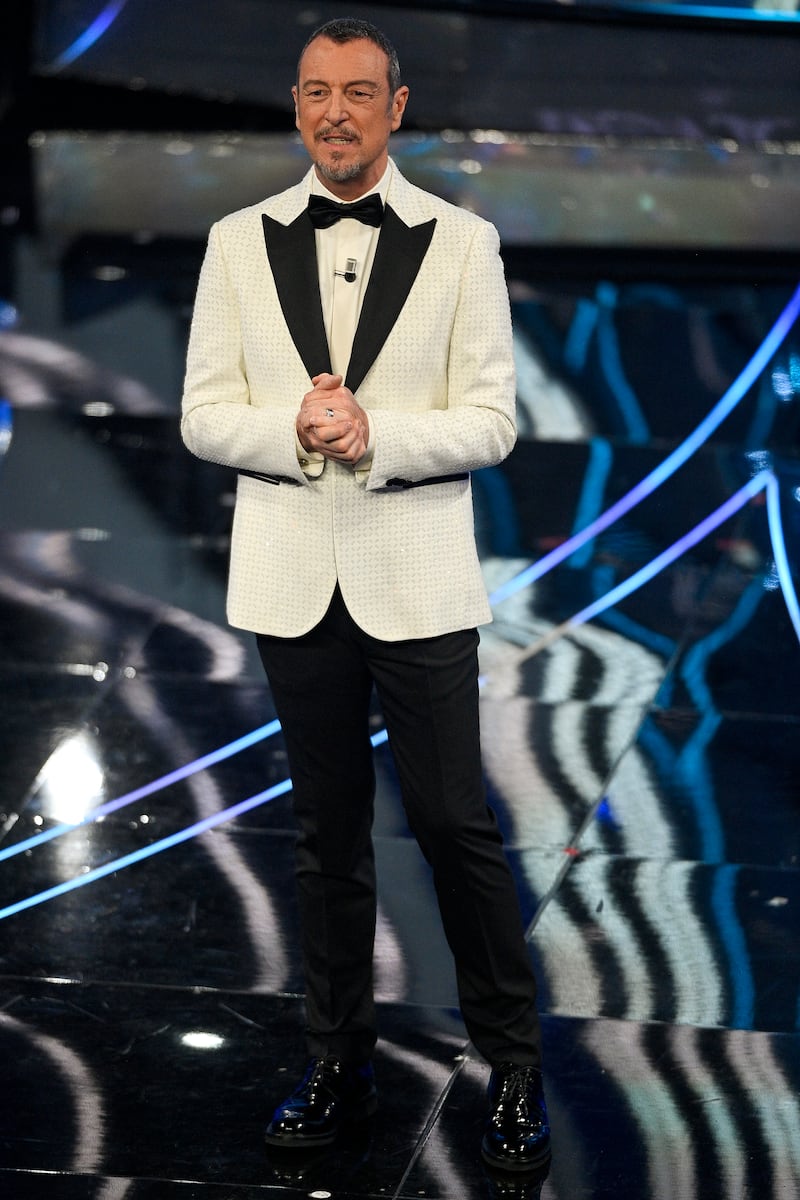 Sanremo 2024: ecco il look della prima serata del Festival del conduttore e co-conduttore 1