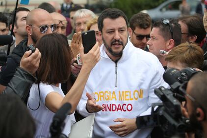 Striscione al campo nomadi: "Non vogliamo Salvini" 14