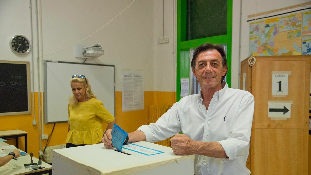 Il manager "civico" che guarda a Sala ma è già ostaggio dei centri sociali