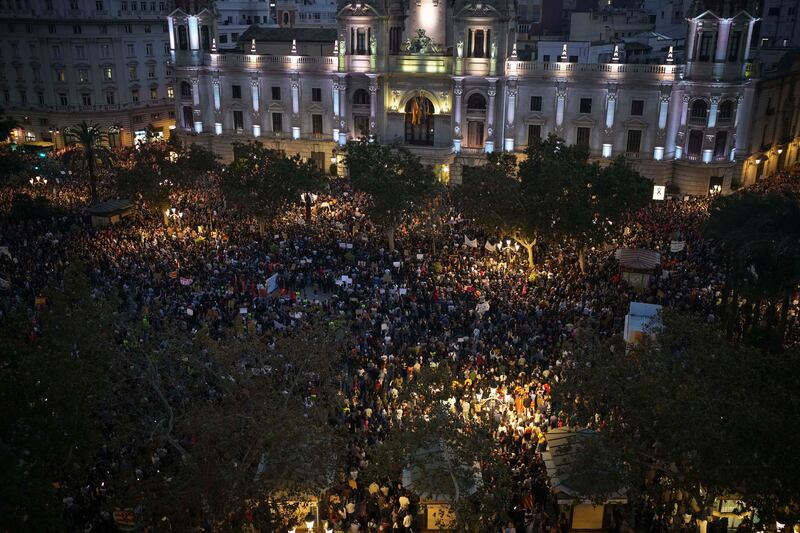 Valencia, manifestanti in strada contro la gestione Mazòn 2
