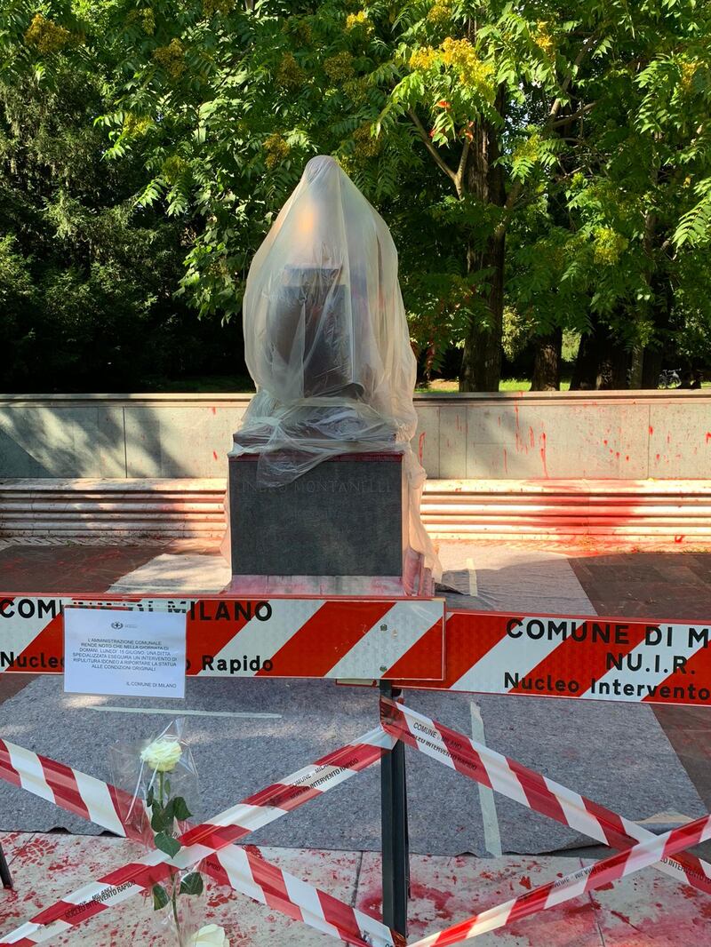 L'omaggio dei milanesi a Montanelli  3