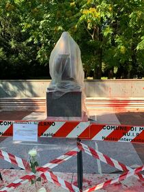 L'omaggio dei milanesi a Montanelli  3