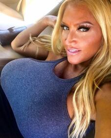Allegra Cole, le immagini più sexy 1