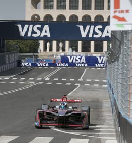 Formula E, ecco i bolidi che hanno sfrecciato all'Eur di Roma 15