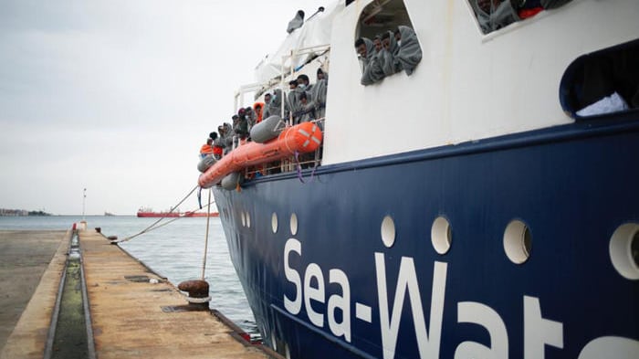Le toghe ancora in soccorso delle Ong: libera la nave di Sea Watch