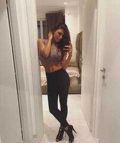 Anna Tatangelo, gambe mozzafiato 6