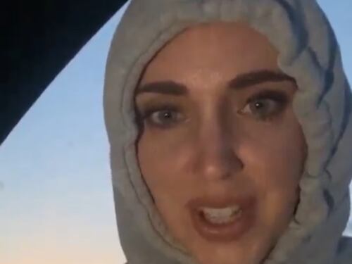 "Si è rotta...". E Chiara Ferragni rimane (di nuovo) in mezzo al mare