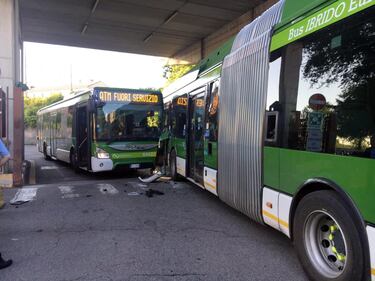 Milano, incidente tra bus Atm 7