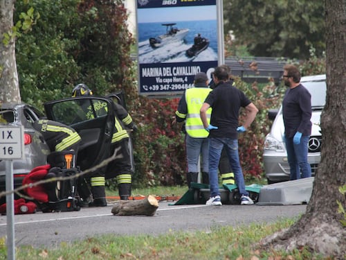 Vento a Jesolo. Morto militare travolto da un albero