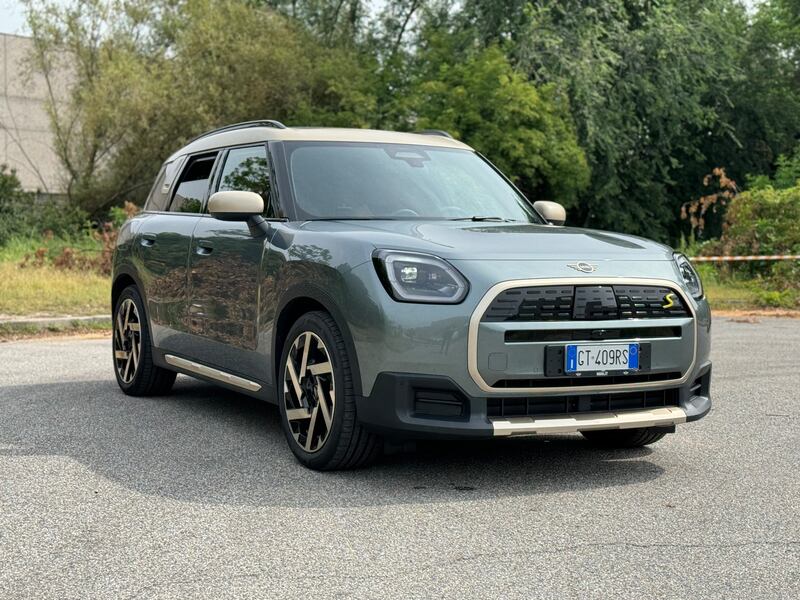MINI Countryman SE ALL4: guarda la gallery del crossover elettrico da 313 CV 6