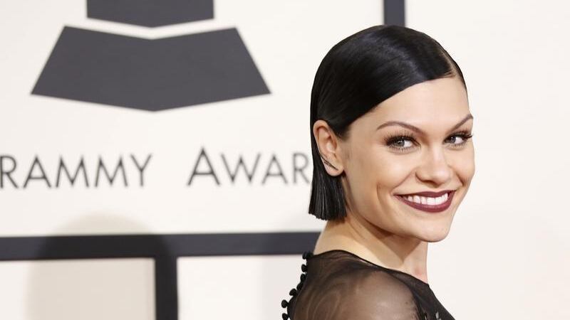 Jessie J mostra la cellulite su Instagram