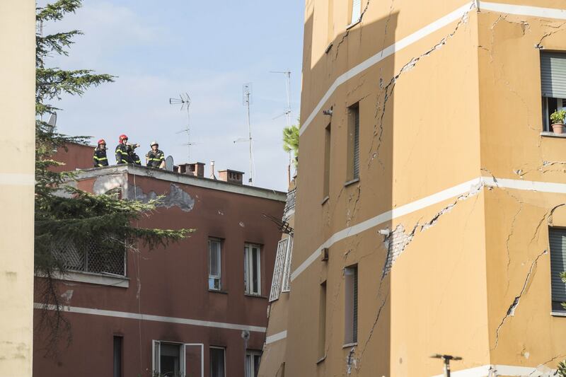 Roma, crolla palazzina a Ponte Milvio 6