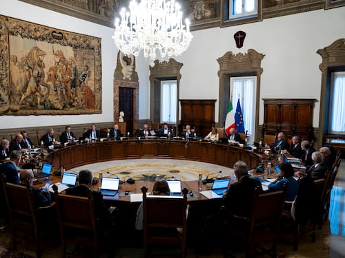 Dal Cdm via libera alla legge di bilancio da 26 miliardi. In arrivo il “salvadanaio” per i neonati e Irpef al 33% fino a 55.000 euro. Tutte le novità