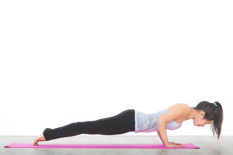 Yoga posizione della panca