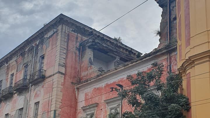 Crolla per il maltempo un’ala di Villa Favorita a Ercolano, palazzo reale del ‘700