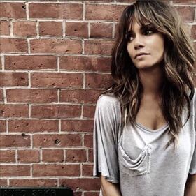 Halle Berry, foto bollenti in lingerie 11