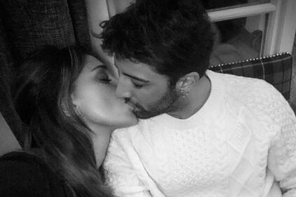 Belen Rodriguez e Andrea Iannone sexy in foto 12
