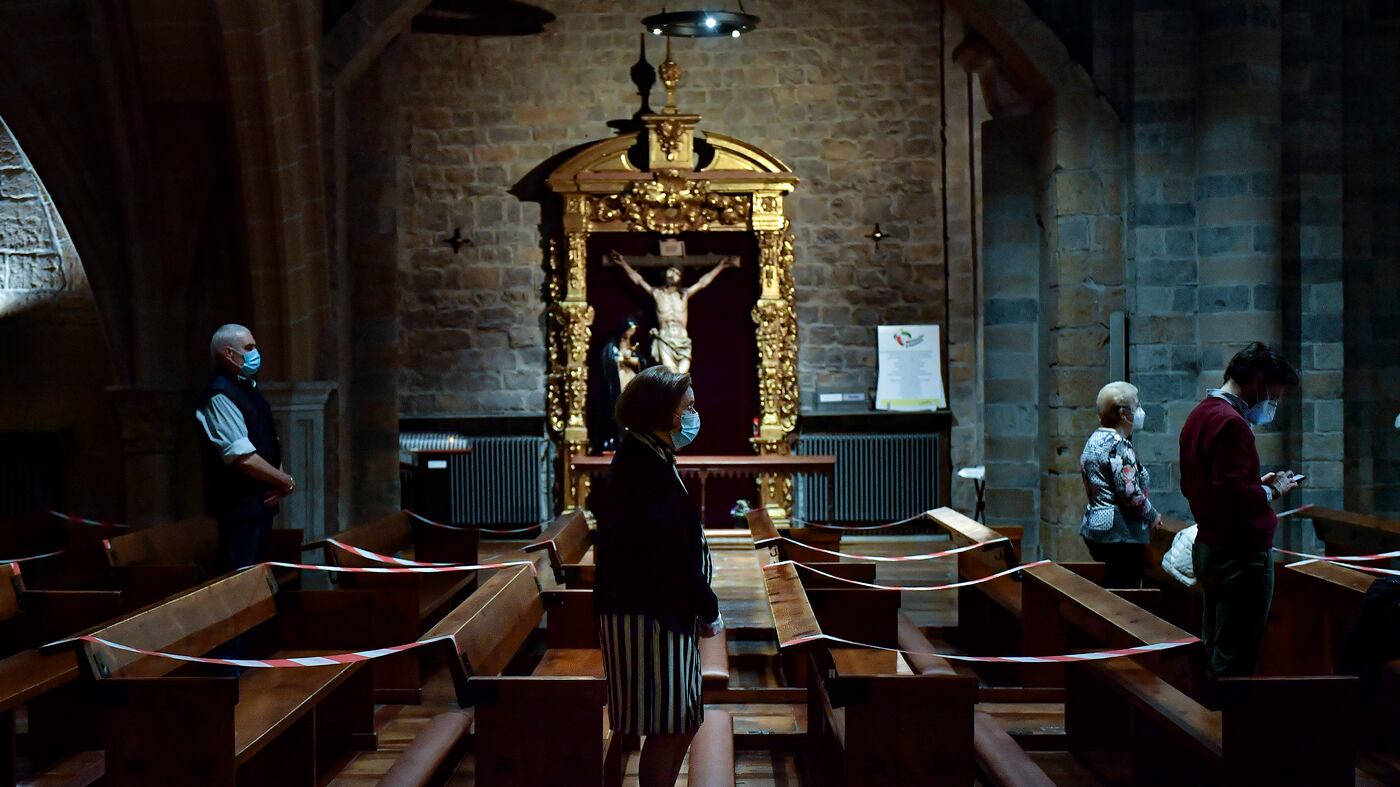 Vox vuole salvare le croci dalla cristianofobia che avanza in Spagna